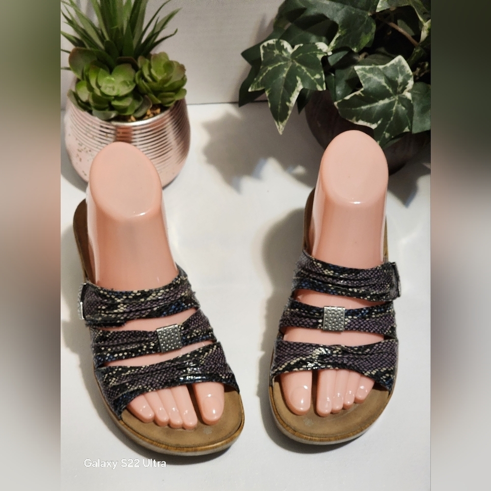 Women's Black Strappy Sandals - Picture 2 of 7